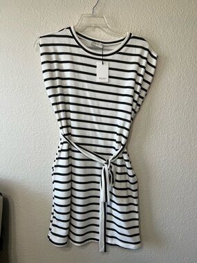 NWT - Black & White Striped Tie-Waist Dress - Petite M